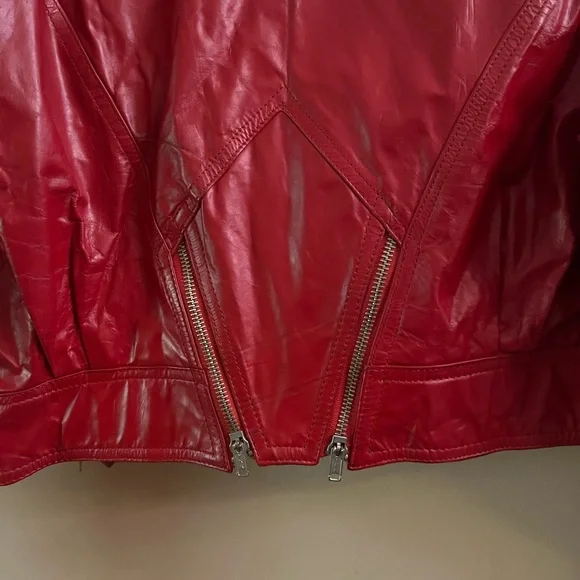 Vintage 80s genuine leather woman’s IOU red biker jacket - Picture 7 of 13